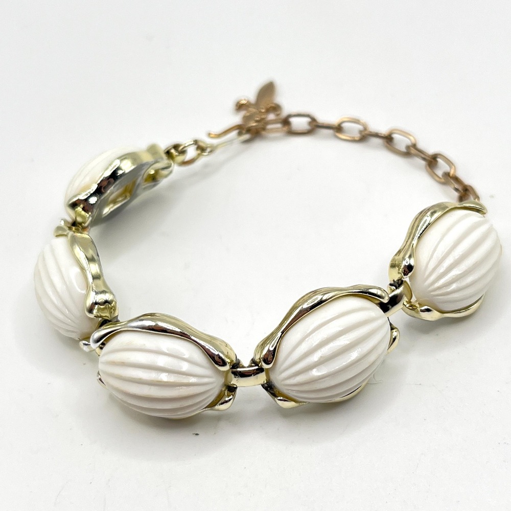 Vintage White Ridge Oval Plastic Cabochon in Gold Tone Frame Link Bracelet 7"